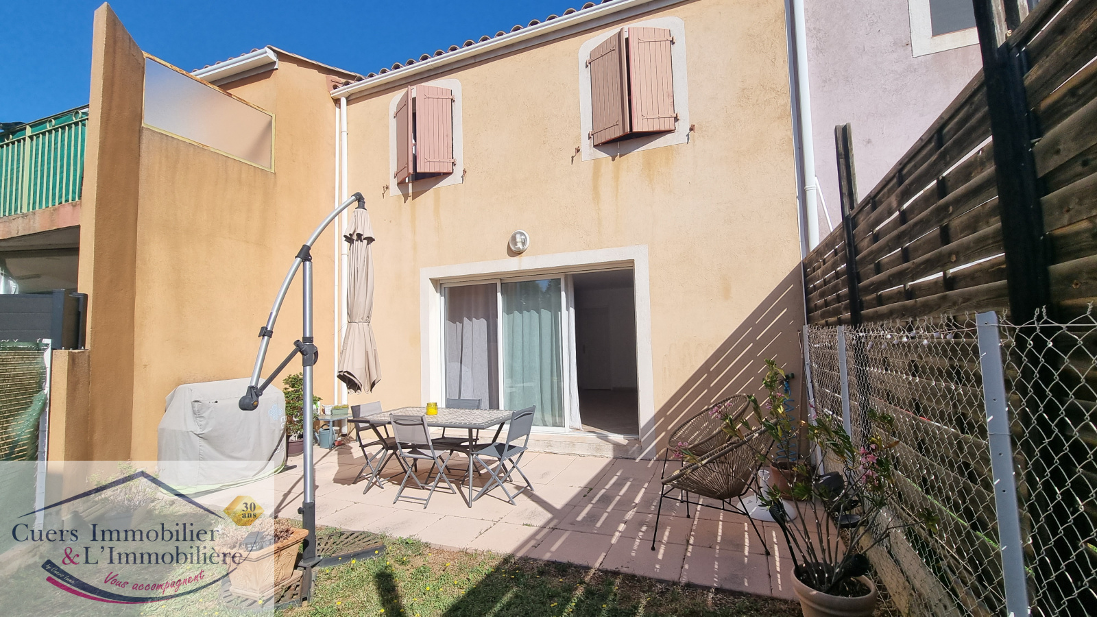 Vente ROCBARON MAISON DE VILLAGE T4 AVEC GARAGE ET Cuers