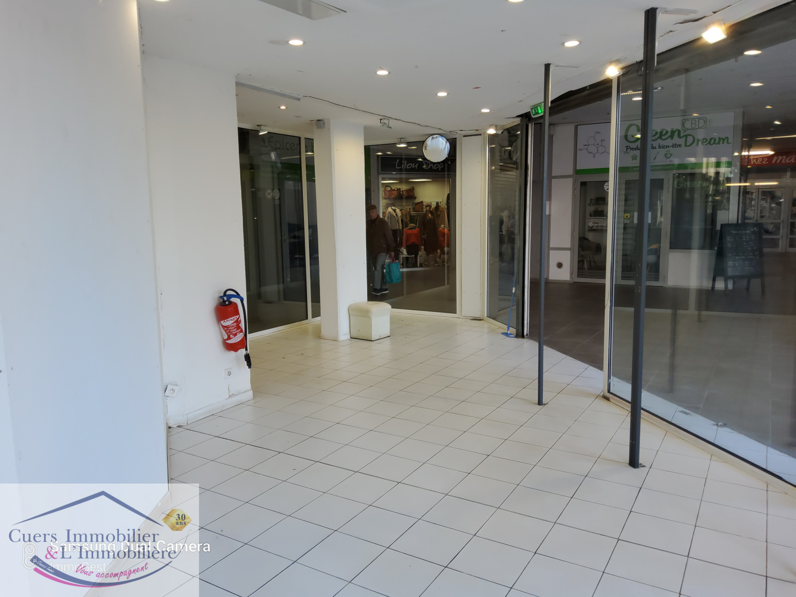 Location immobilier professionnel HYERES LOCAL COMMERCIAL/PROFESSIONEL
